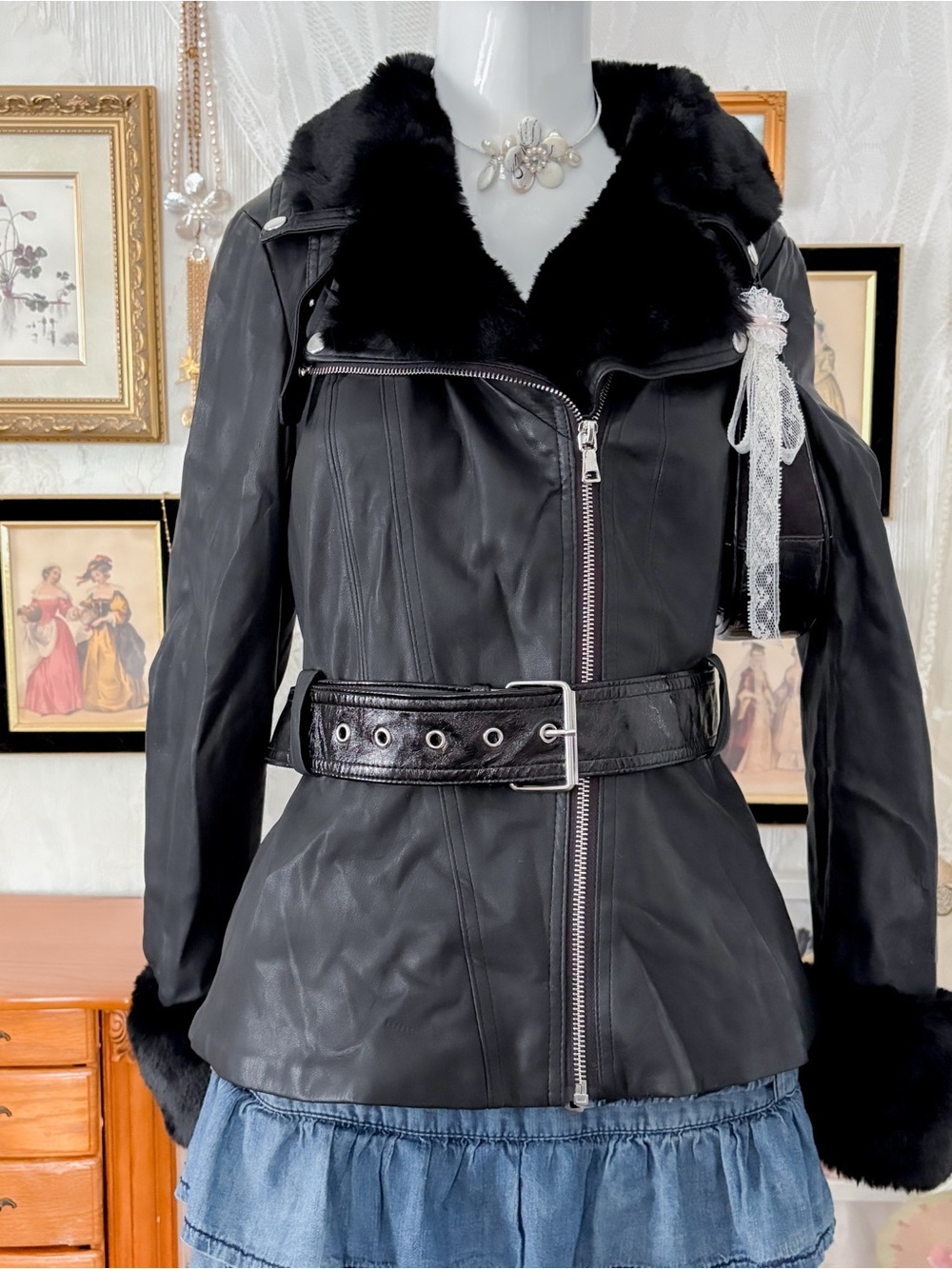 Grunge biker fur accent buckle front black pleather jacket